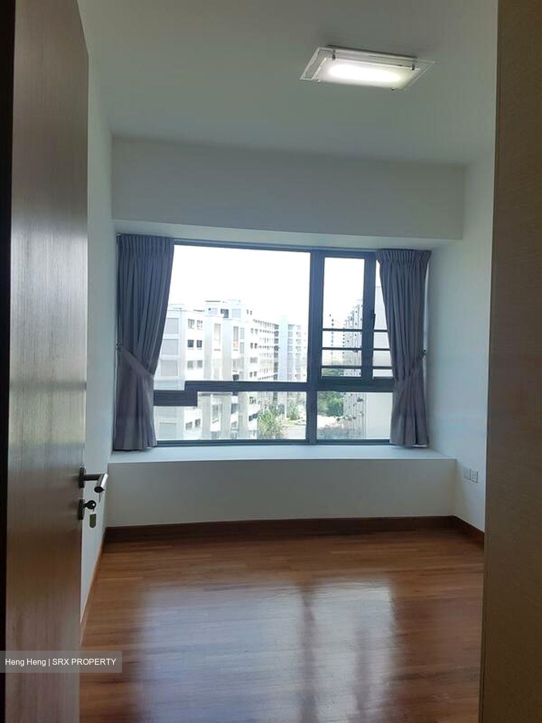 Waterfront Waves (D16), Condominium #486288381